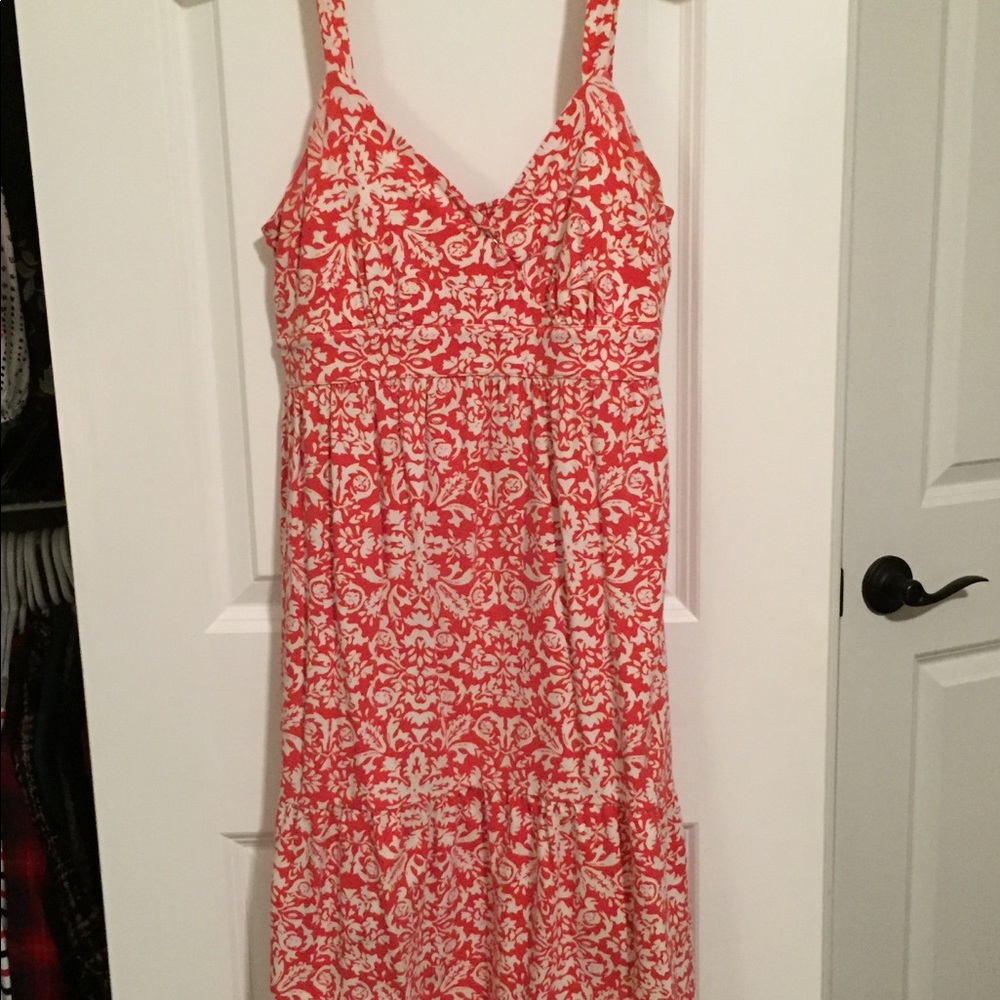 LOFT coral and off-white paisley/patterned dress